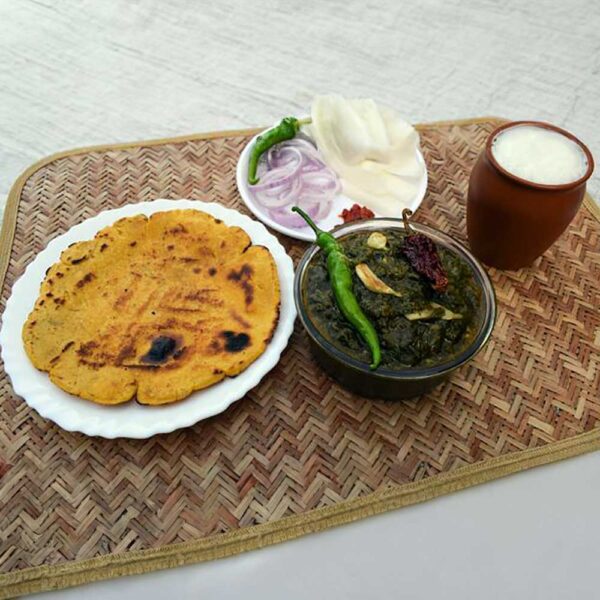 Makki Di Roti, Saag with Lassi